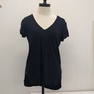 Bordeaux basic black tee size XS
